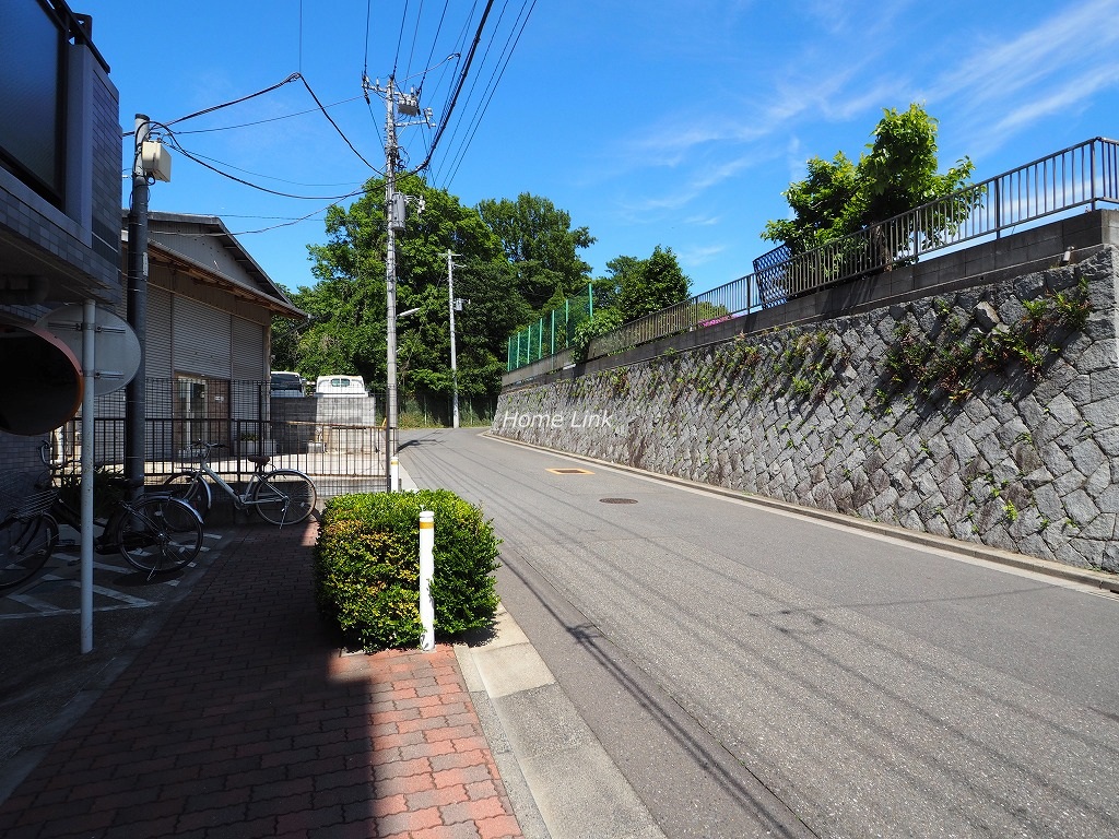 セザール第6赤塚公園　前面道路